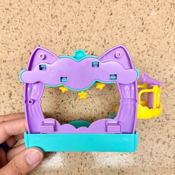 Gabby’s Dollhouse Dreamy Balcony Playset - Picture 3 of 4